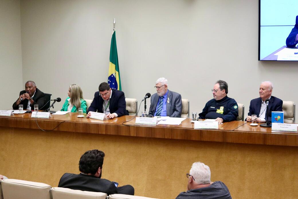 Sindjus destaca luta pela inclusão durante audiência pública alusiva ao Dia Mundial do Orgulho Autista na Câmara dos Deputados